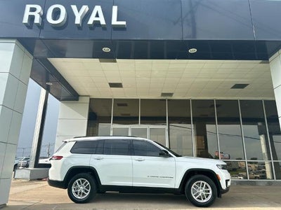 2023 Jeep Grand Cherokee L Laredo 4x2