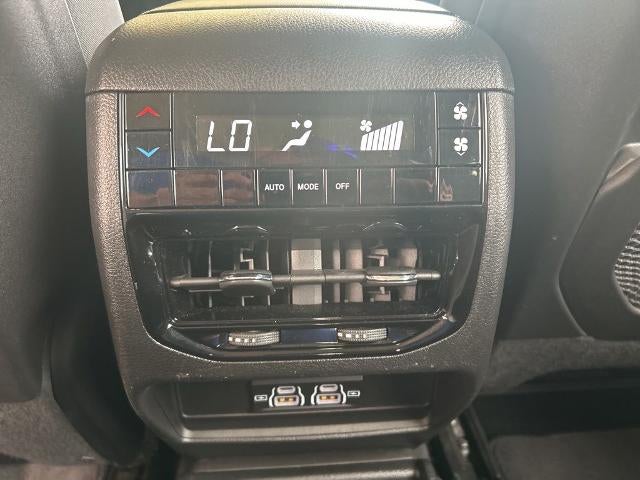 2023 Jeep Grand Cherokee L Laredo 4x2