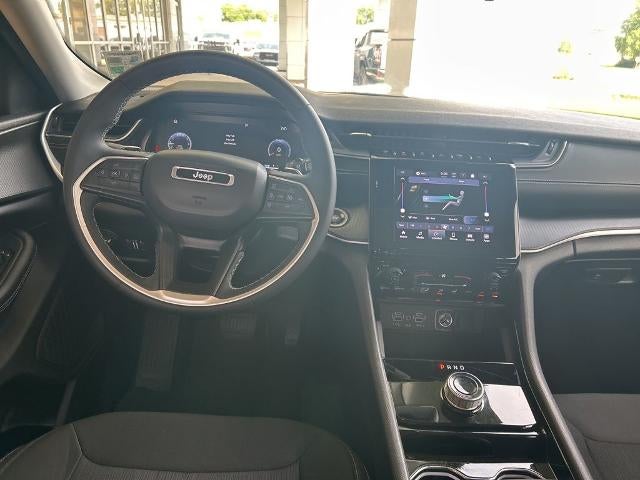 2023 Jeep Grand Cherokee L Laredo 4x2