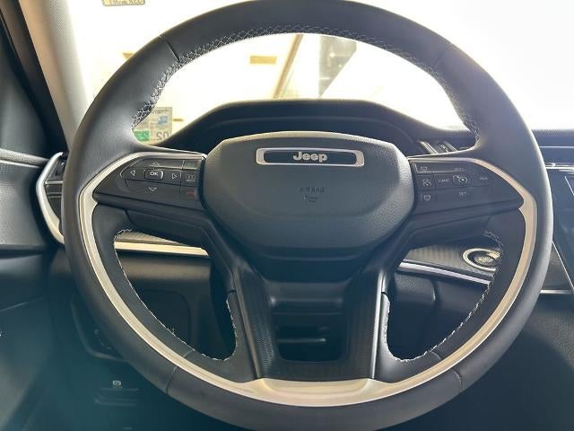 2023 Jeep Grand Cherokee L Laredo 4x2