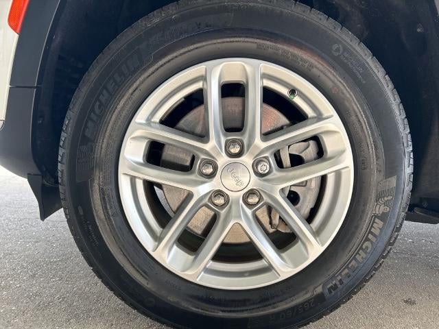 2023 Jeep Grand Cherokee L Laredo 4x2