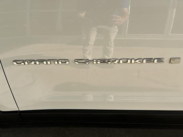 2023 Jeep Grand Cherokee L Laredo 4x2