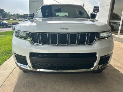 2023 Jeep Grand Cherokee L Laredo 4x2