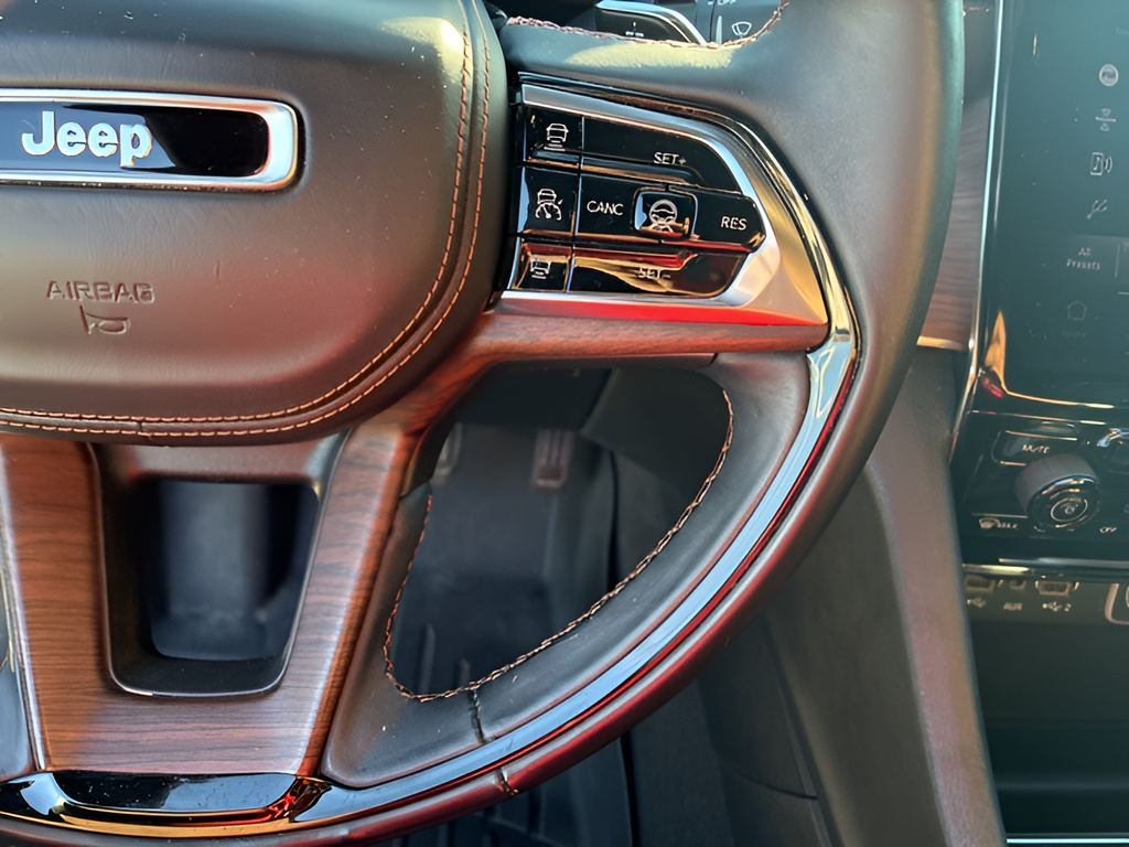 2022 Jeep Grand Cherokee L Summit