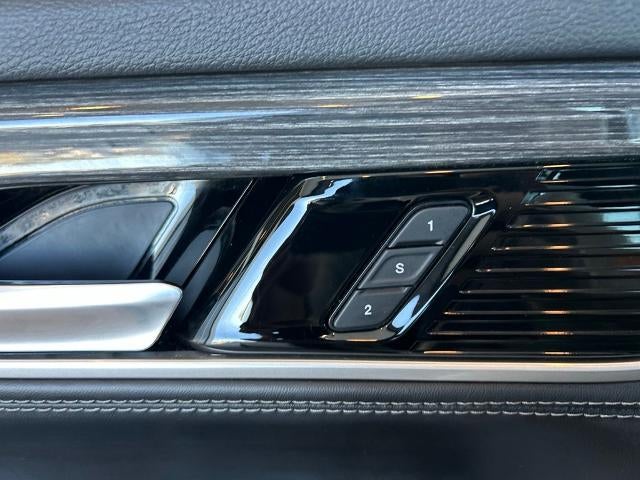 2022 Jeep Wagoneer Series III 4x2