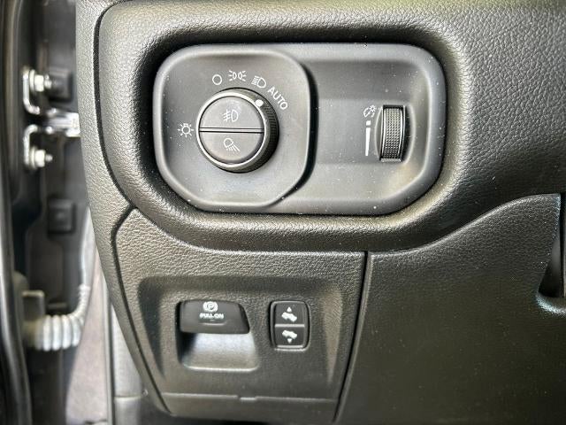 2023 RAM 1500 Big Horn Crew Cab 4x2 5'7" Box