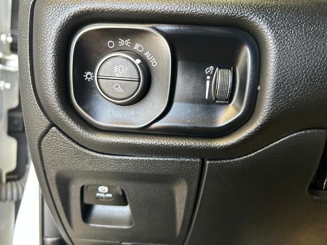 2024 RAM 1500 Big Horn Crew Cab 4x4 5'7" Box