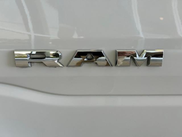 2024 RAM 1500 Big Horn Crew Cab 4x4 5'7" Box