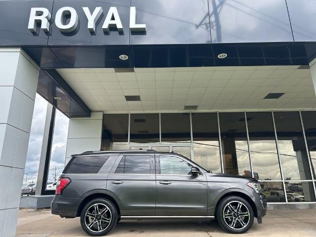2021 Ford Expedition Limited's photo