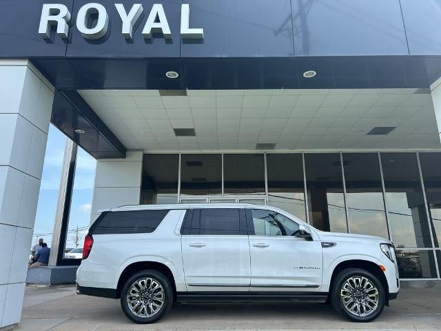 2024 GMC Yukon Denali Ultimate AWD's photo