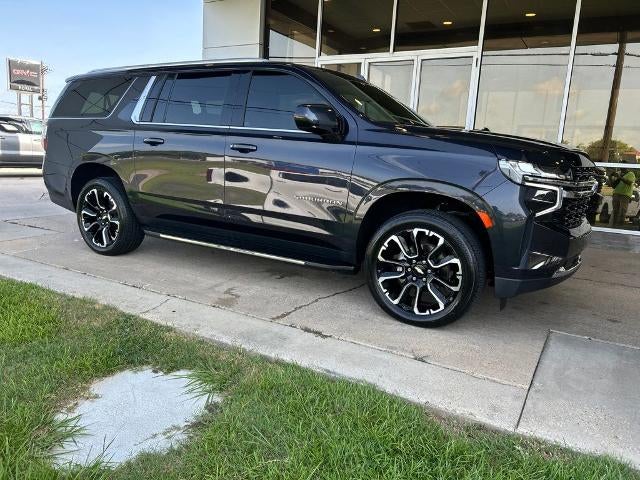 2023 Chevrolet Suburban LS