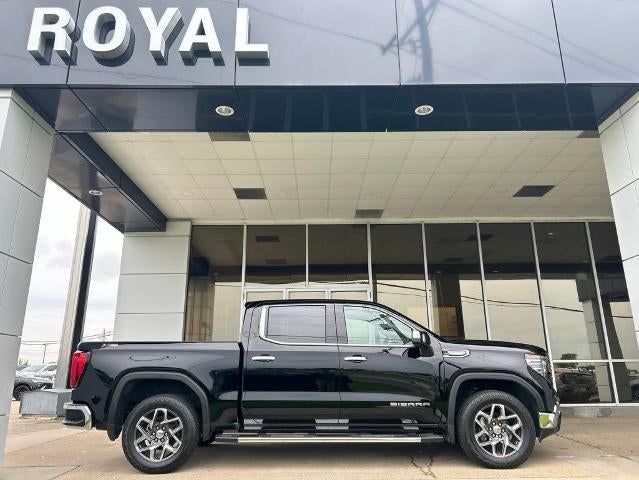 2025 GMC Sierra 4WD Crew Cab Short Box SLT's photo