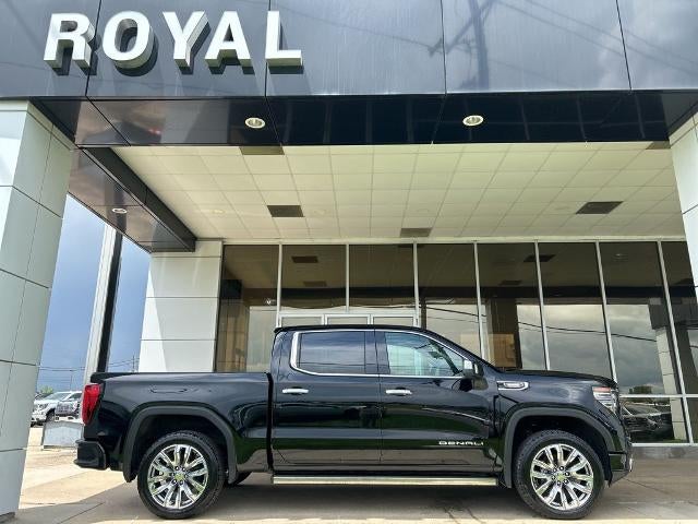 2024 GMC Sierra 4WD Crew Cab Short Box Denali's photo
