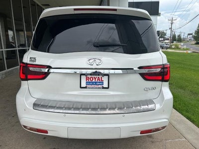 2022 INFINITI QX80 LUXE