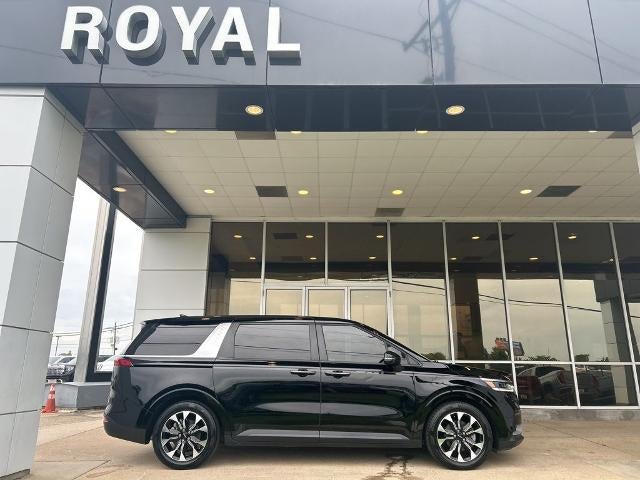 2022 Kia Sedona EX's photo