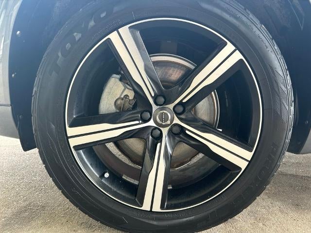 2019 Volvo XC90 T6 R-Design